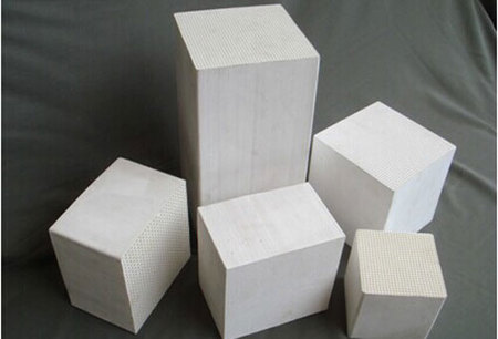 ?哪些因素会对SCR脱硝催化剂的效率产生影响呢？